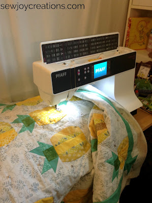 quilting with pfaff creative 3.0 pfaff creative 3.0 mini pineapple quilt