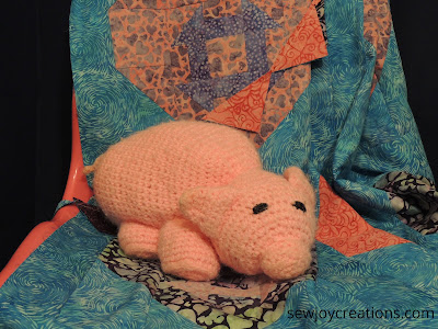 Pink Piggy with Hearts and Churns quilt top crochet pig Love and Kisses fabric