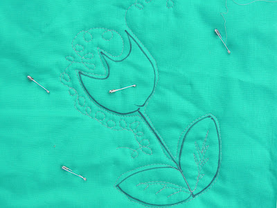 practicing free motion quilting around my own drawing free motion quilting practice hand drawn motif
